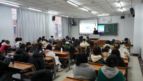 助力SEO行业发展领军人物何亚涛进高校讲座发掘新生力量(图1) 助力SEO行业发展领军人物何亚涛进高校讲座发掘新生力量(图1)